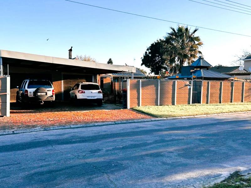 3 Bedroom Property for Sale in Mabille Park Western Cape